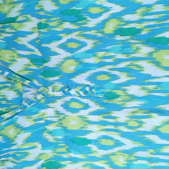 100% Linen Blue and Green V-Neck Patterned Top - Picture 4 of 11